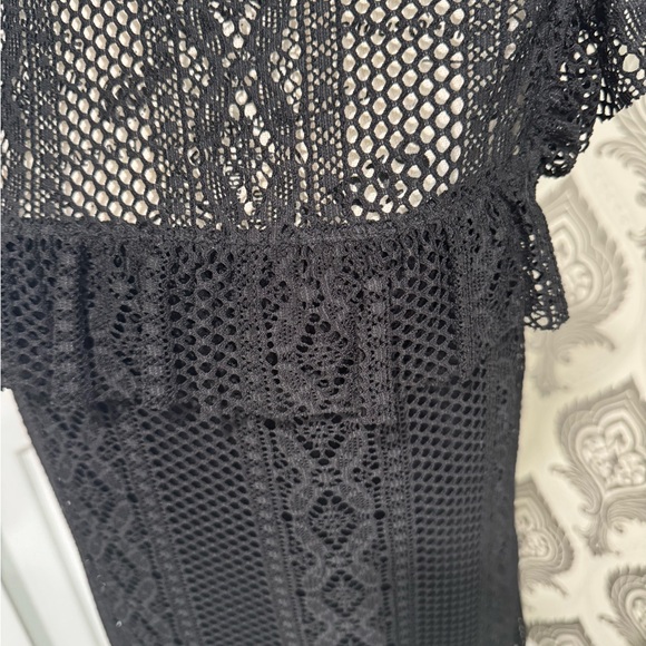 Neiman Marcus Black Ruffled  Blouse - Picture 3 of 6